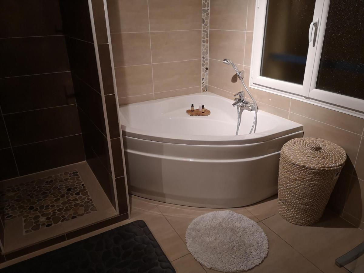 Un Instant Avec Vous Apartment แซ็ง-มาร์แต็ง-บูโลญ ภายนอก รูปภาพ